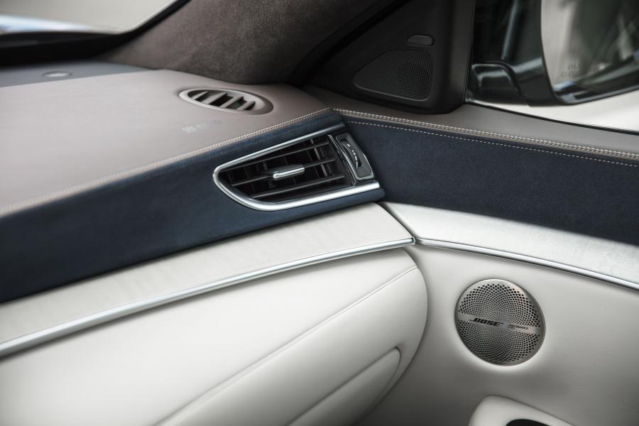 Детали интерьера Infiniti QX50 2.0t AWD 2018 года  (NA) (фото 25 из 76)